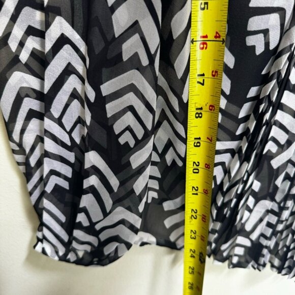 DVF Silk Floral Blouse Pleated Lightweight Button Up Pin Tuck Flowy Fairy Top 4 - Picture 16 of 16